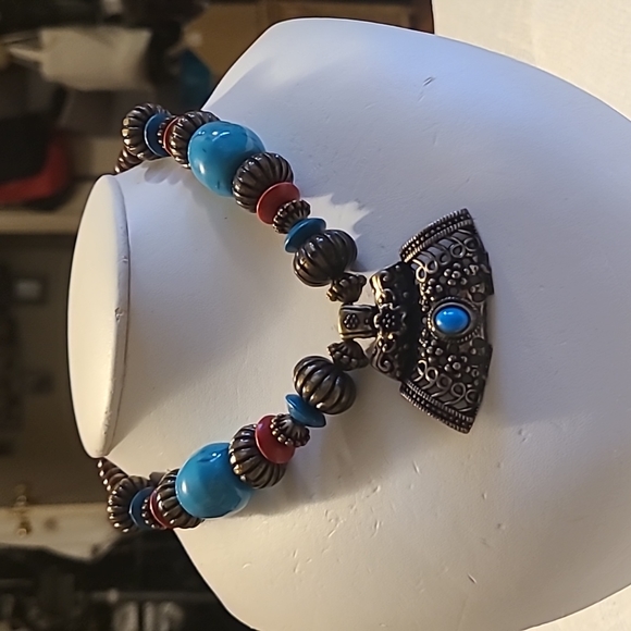 Beautiful  stone necklace for all occasions  multiple colors - Picture 3 of 3